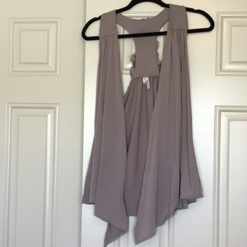 Studio Y vest size M
